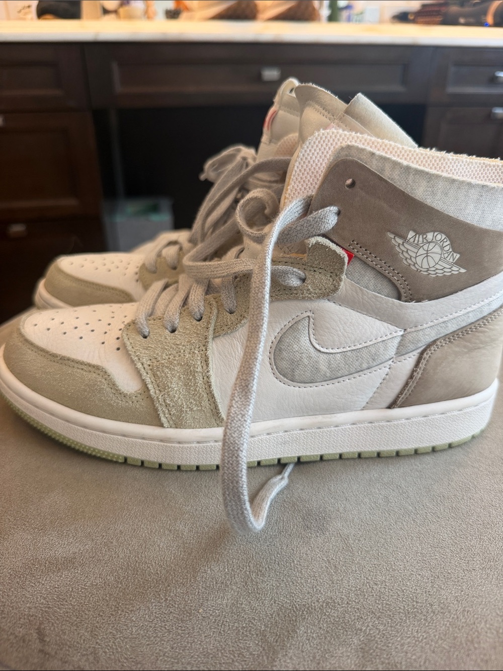 Nike Air Jordan 1 High - Beige, Off-White & Light Gray